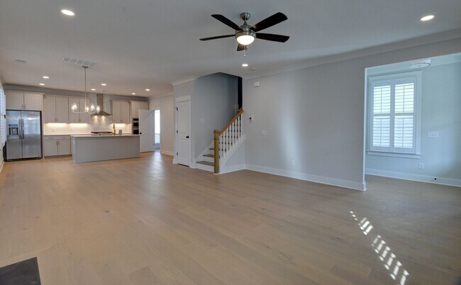 Building Photo - 4 Bedroom 3.5 Bath House in Twin Lakes - J...