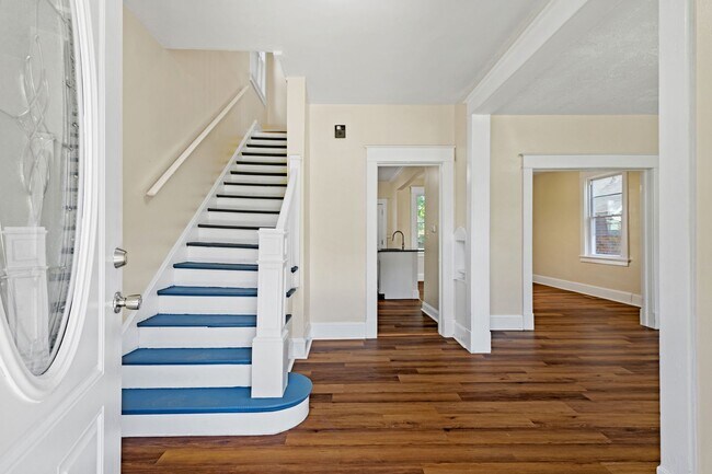 Building Photo - Completely Renovated 3 Bedroom Home in Hig...