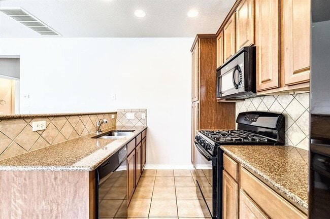 Building Photo - Beautiful 2 BR / 2.5 BA Home for Rent in K...