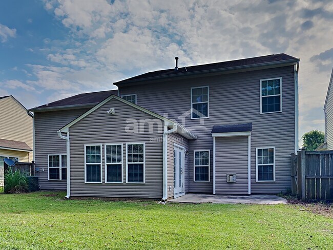 Building Photo - 503 Sparkleberry Ln