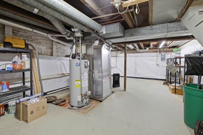 Building Photo - Beautiful 3BR 1.5 Townhouse in North East Lancaster City!
