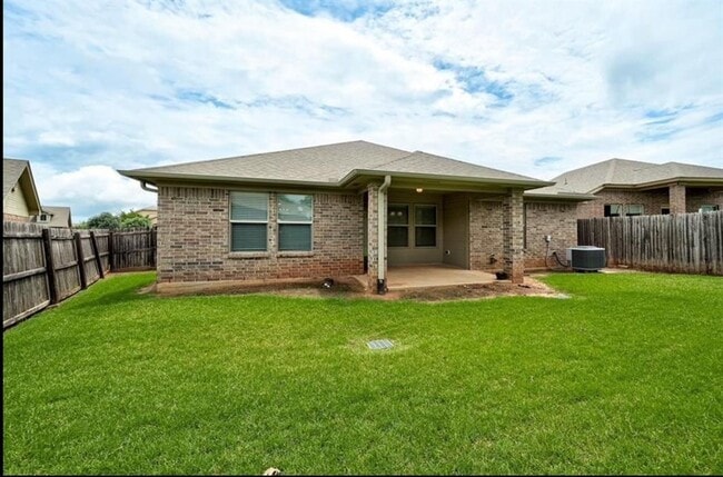 Building Photo - 2617 NW 185th St