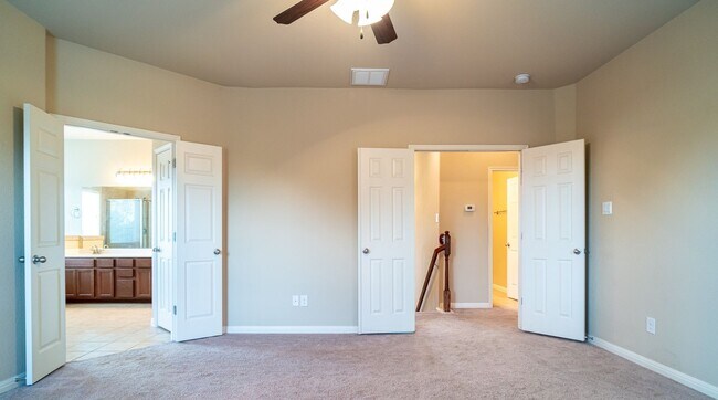 Building Photo - 2301 Giddens Dr