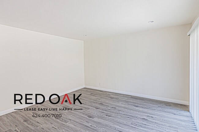 Building Photo - 20414 Cohasset St