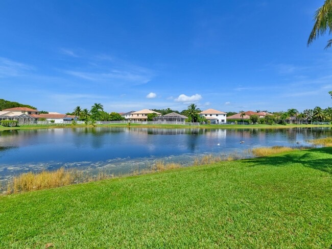 Building Photo - 4400 Fox Ridge Dr