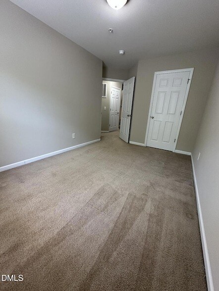 Building Photo - 2210 Valley Edge Dr