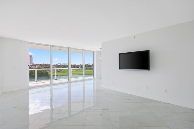 Building Photo - 500 SE Mizner Blvd