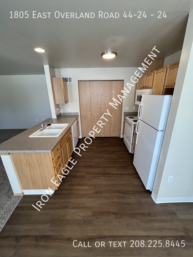 Building Photo - 1805 E Overland Rd