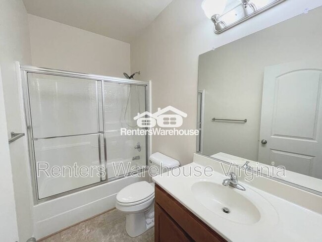 Building Photo - 1128 Winsford Ln