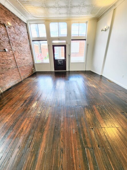 Building Photo - 158 48th St