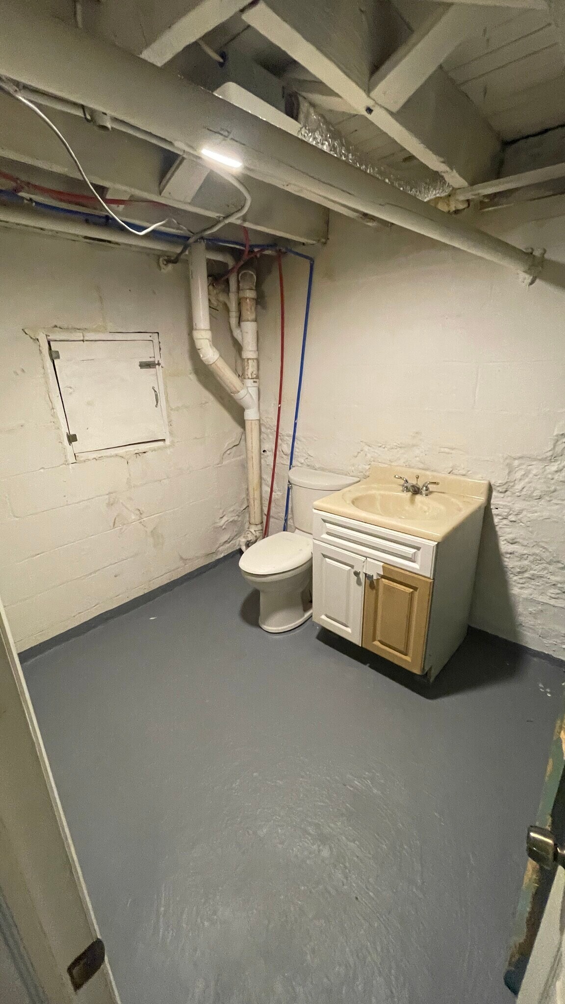 Building Photo - 2311 Grandview Ave