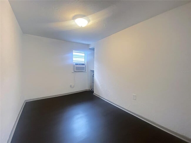 Building Photo - 622 Booker Ave