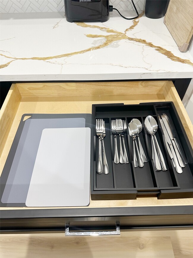 Building Photo - 4513 Reed Rd