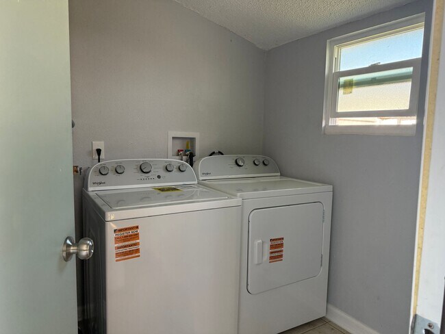 Building Photo - Duplex