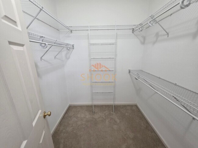 Building Photo - 3 BR Lindberg Village