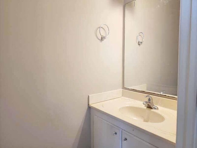 Building Photo - 75 Beaver Pond Loop