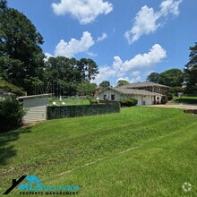 Building Photo - 2601 Cohnwood Dr