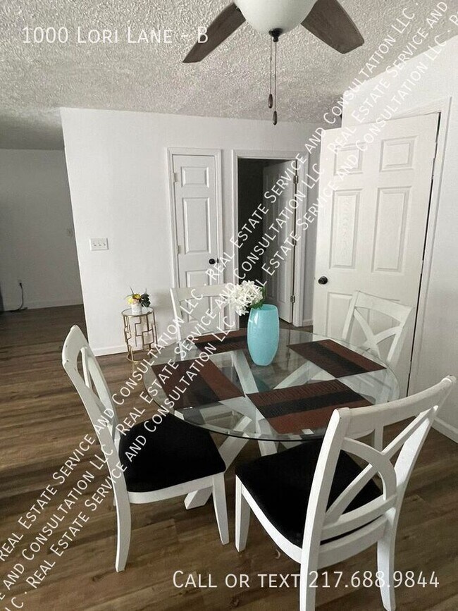 Building Photo - 1000 Lori Ln