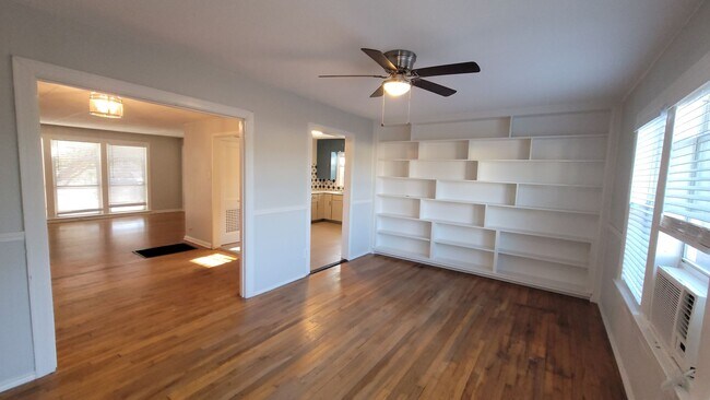 Building Photo - 237 Senisa Dr