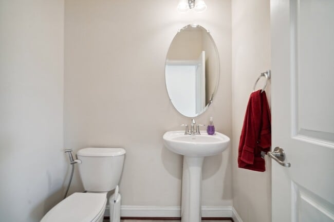 Building Photo - *Luxury, 4-level Broadlands town home zoned for the most desired schools in Ashburn (Mill Run/Eag...