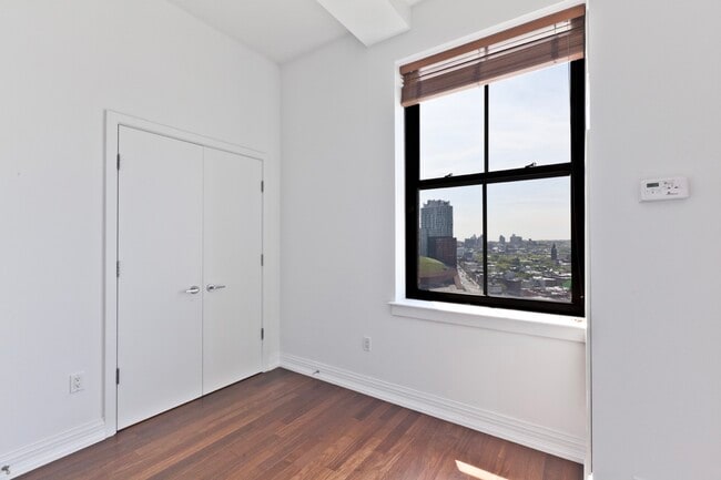 Building Photo - One Hanson