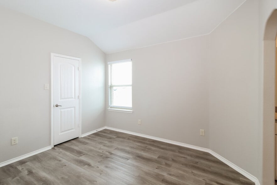 Building Photo - 8824 Deadwood Ln