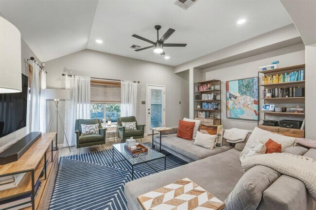 Building Photo - 10204 Wind Cave Trail