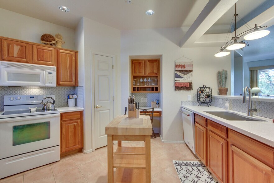 Building Photo - 11500 E Cochise Dr