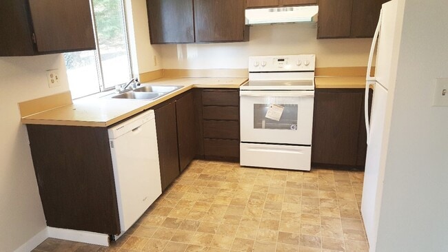 Building Photo - 6991 Chico Way NW