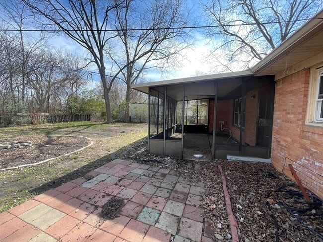 Building Photo - 1309 N Binkley St