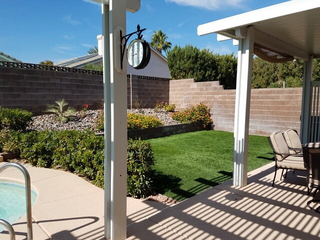 Building Photo - Elegant Single-Story Pool Home in Gated Community with Upgraded Kitchen & Easy-Care Backyard Pool...