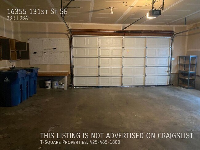 Building Photo - Unique 3 Bedroom Home with Daylight Baseme...