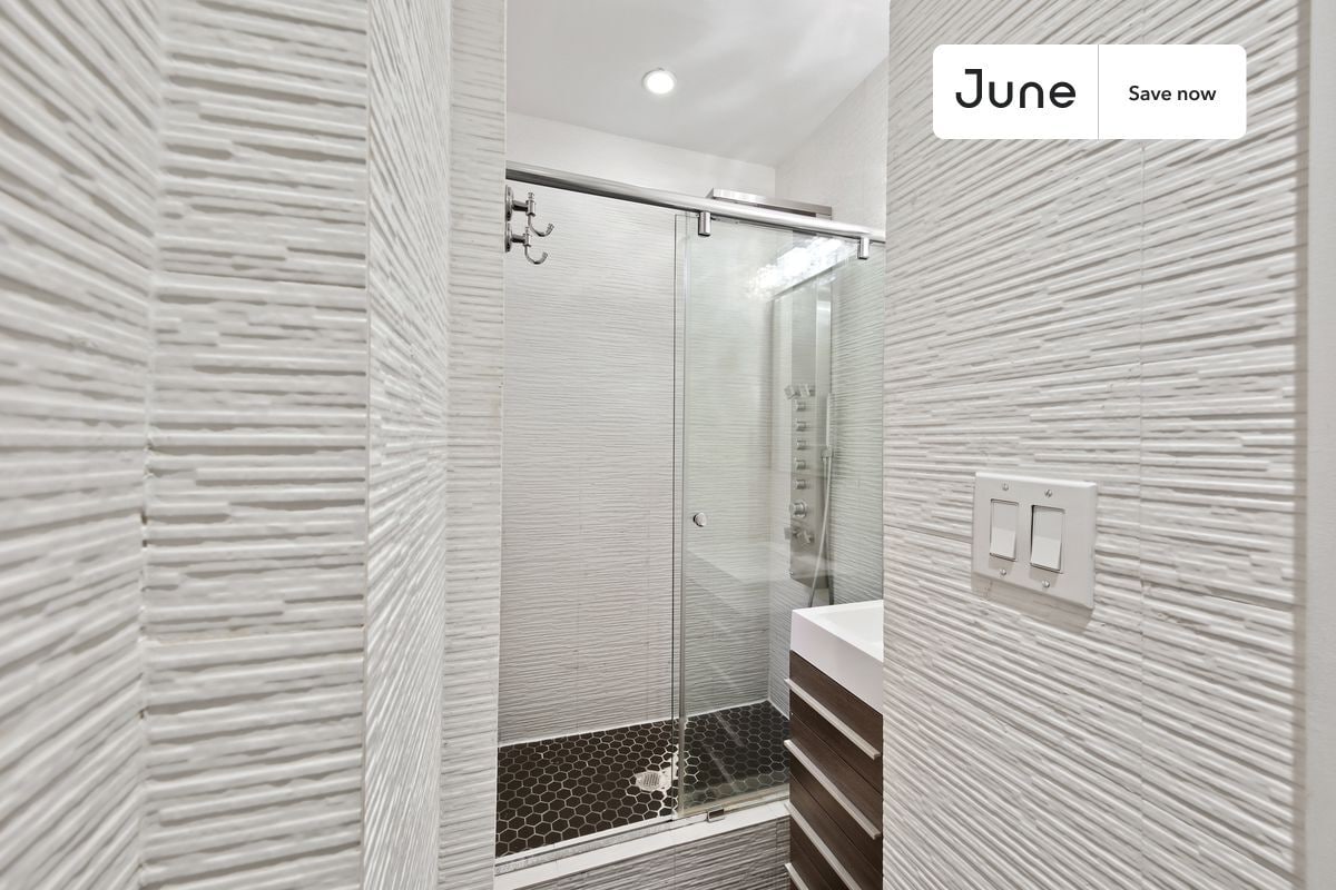 Building Photo - 824 9th Ave