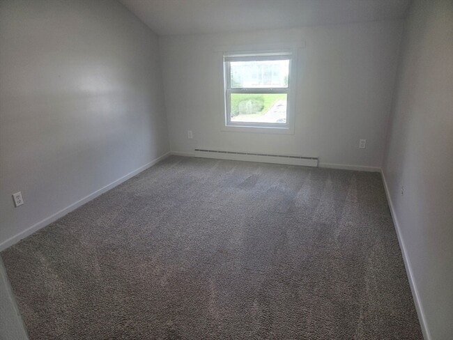 Building Photo - 4 Town House Ct