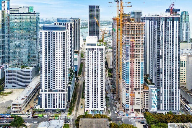 Building Photo - 11 NE 6th St