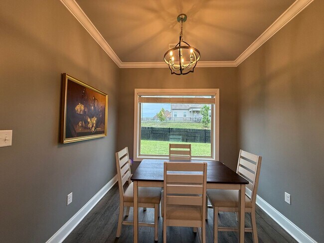Building Photo - 2604 Etna Dr