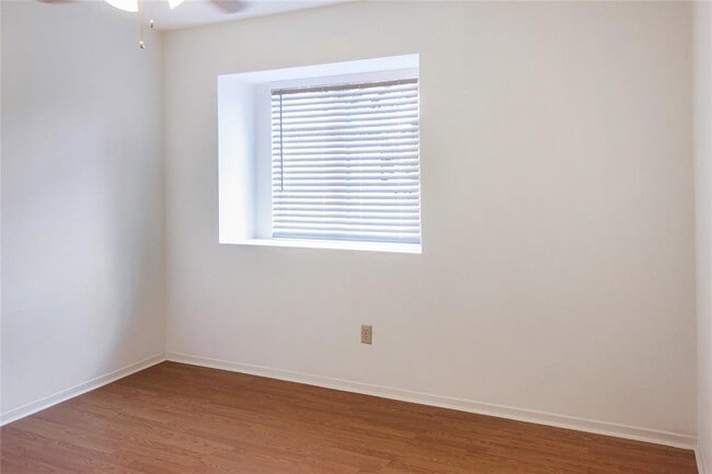 Building Photo - 2802 Heritage Bend Dr