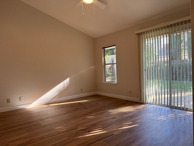 Building Photo - Available July 1st. New Renovated!