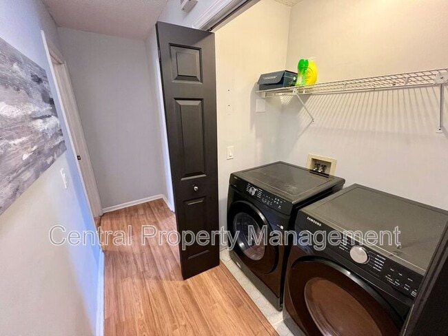 Building Photo - 102 Stoneledge Dr