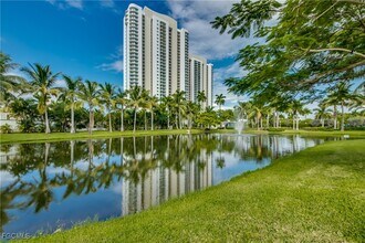 Building Photo - 3000 Oasis Grand Blvd