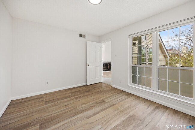 Building Photo - 299 Carriage Crossing Ln