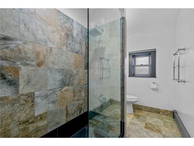 Building Photo - 2302 1/2 Blaisdell Ave