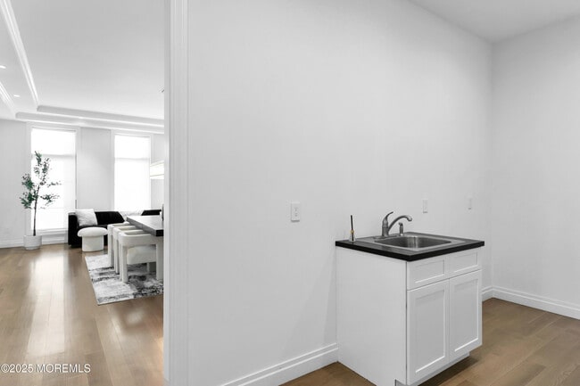 Building Photo - 1109 Rockefeller Ct