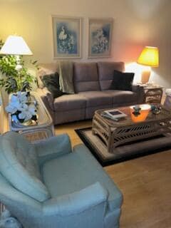 Building Photo - 8083 SE Villa Cir