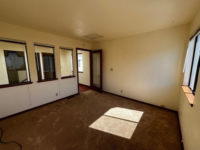 Building Photo - Charming Santa Cruz Townhouse: 3 Beds, 2.5...