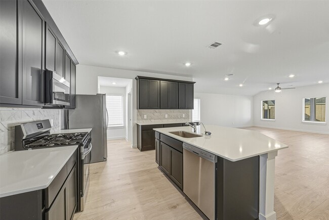 Building Photo - 4322 Camden Lakes St