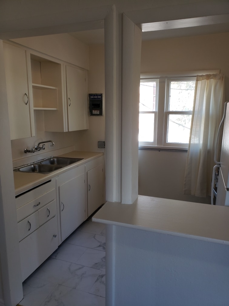 Kitchen - 3312 2nd Ave S