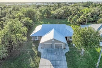 Building Photo - 10437 Port Everglades St