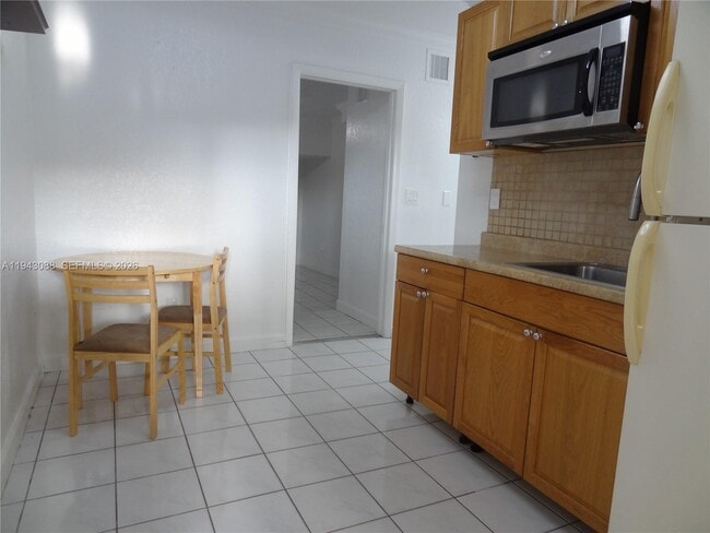 Building Photo - 9661 SW 148th Pl