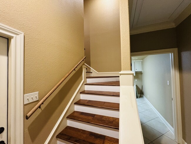 Building Photo - 4155 Pinehurst Dr